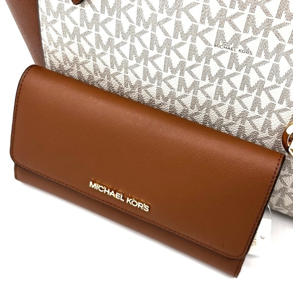 Michael Kors Large Charlotte Tote Bag & Trifold Wallet Vanilla/Brown (NWT) - Picture 12 of 14
